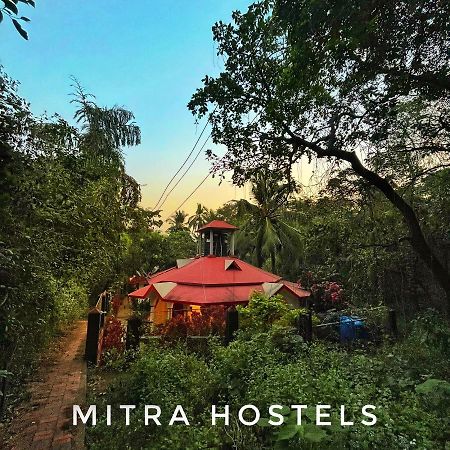 Mitra Hostel ヴァガトール エクステリア 写真