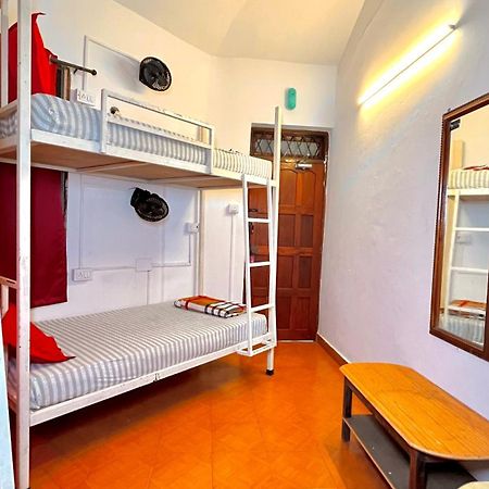 Mitra Hostel ヴァガトール エクステリア 写真