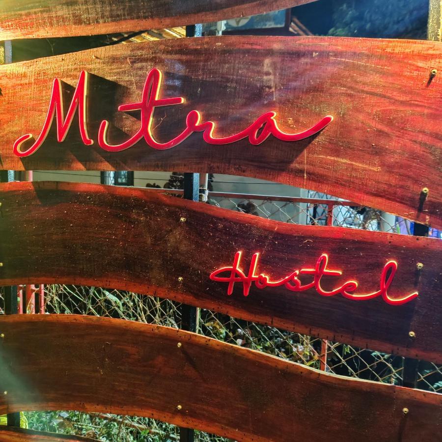 Mitra Hostel ヴァガトール エクステリア 写真