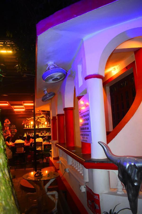 Mitra Hostel ヴァガトール エクステリア 写真