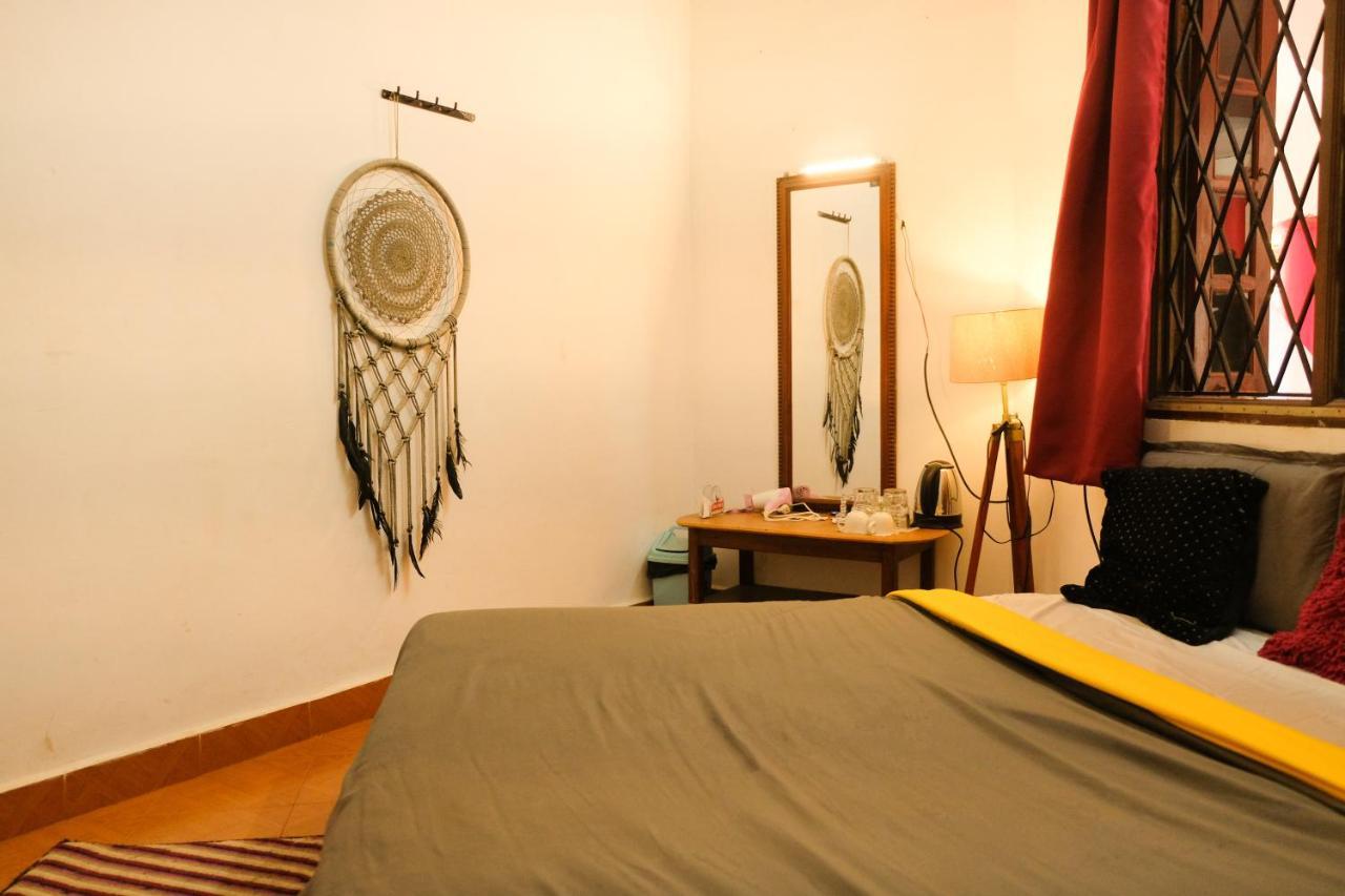 Mitra Hostel ヴァガトール エクステリア 写真