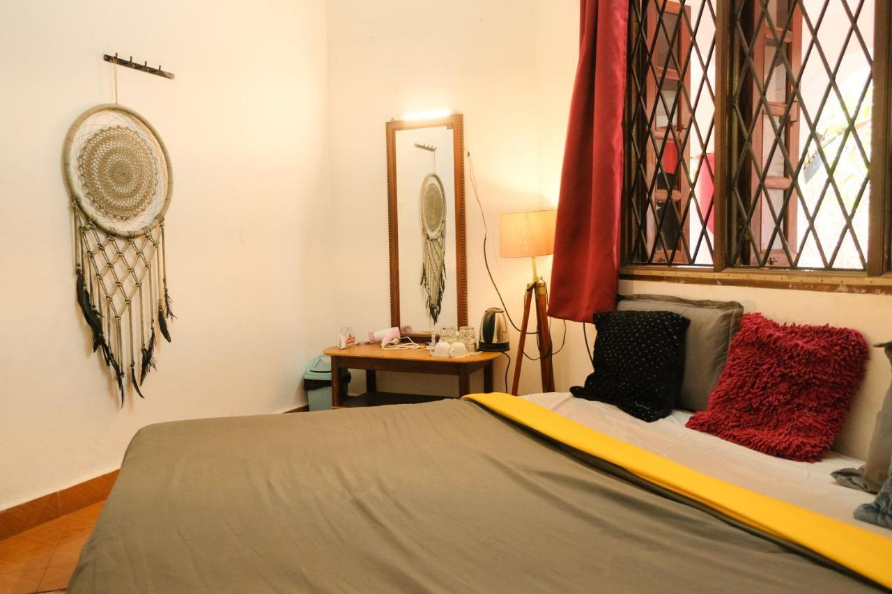 Mitra Hostel ヴァガトール エクステリア 写真